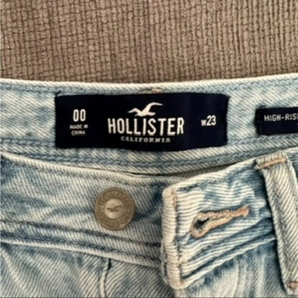 Hollister High Rise Boyfriend Shorts - Picture 2 of 3